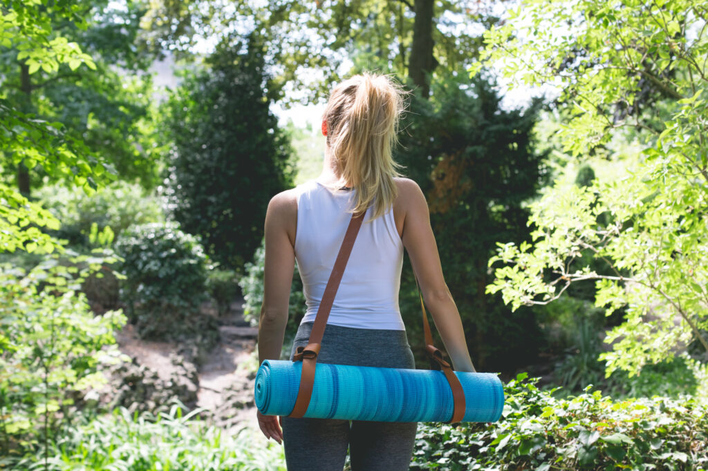 blauwe yogamat met strap combi